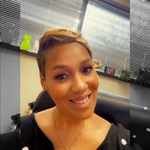 Meet your Posher, Sharmaine